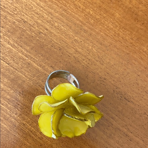 Beautiful Ring - Picture 3 of 3